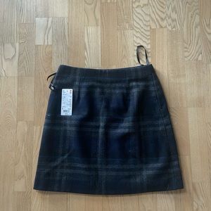 Cute plaid UNIQLO skirt in perfect condition